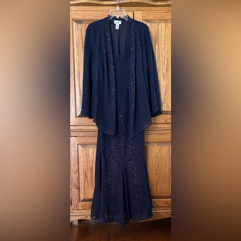 A navy blue Catherines 20w formal dress.